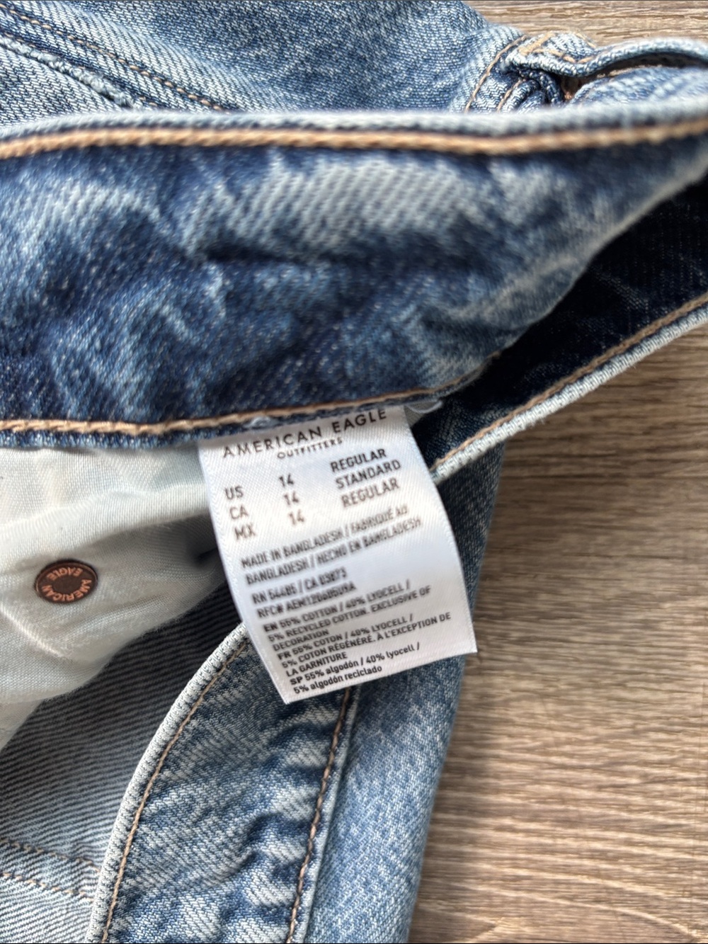 American Eagle Super High-Rise Baggy Wide Leg Jeans Medium Blue Denim Size 14 - Picture 7 of 11